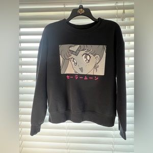 HOT TOPIC Sailor Moon Black Crewneck Size L
